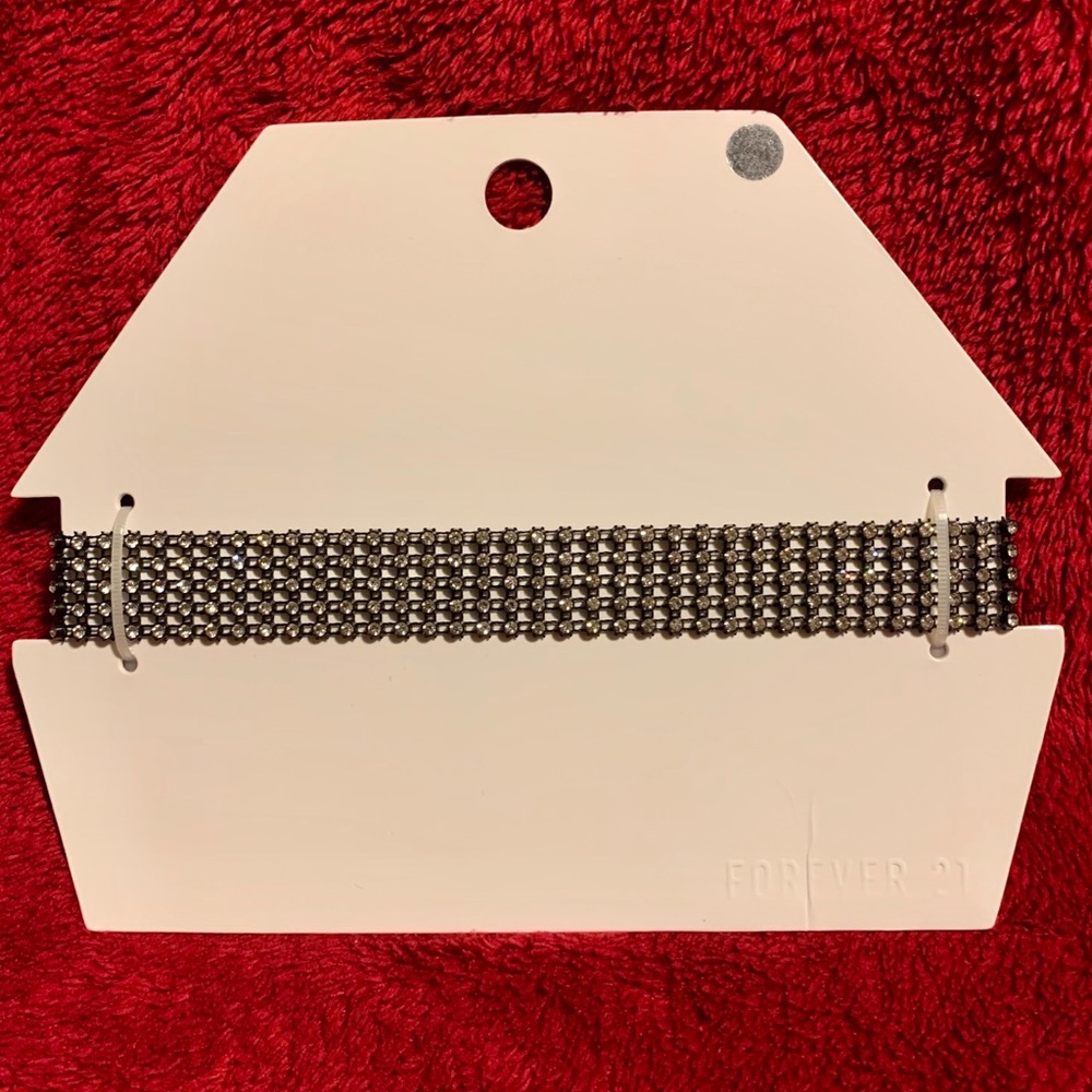 COPY - NWT CHOKER WITH RHINESTONES